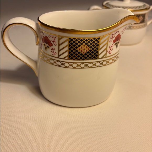 Royal Crown Derby “Derby Border” Elegant Cream and Sugar Set with Gold Accents - Picture 2 of 16
